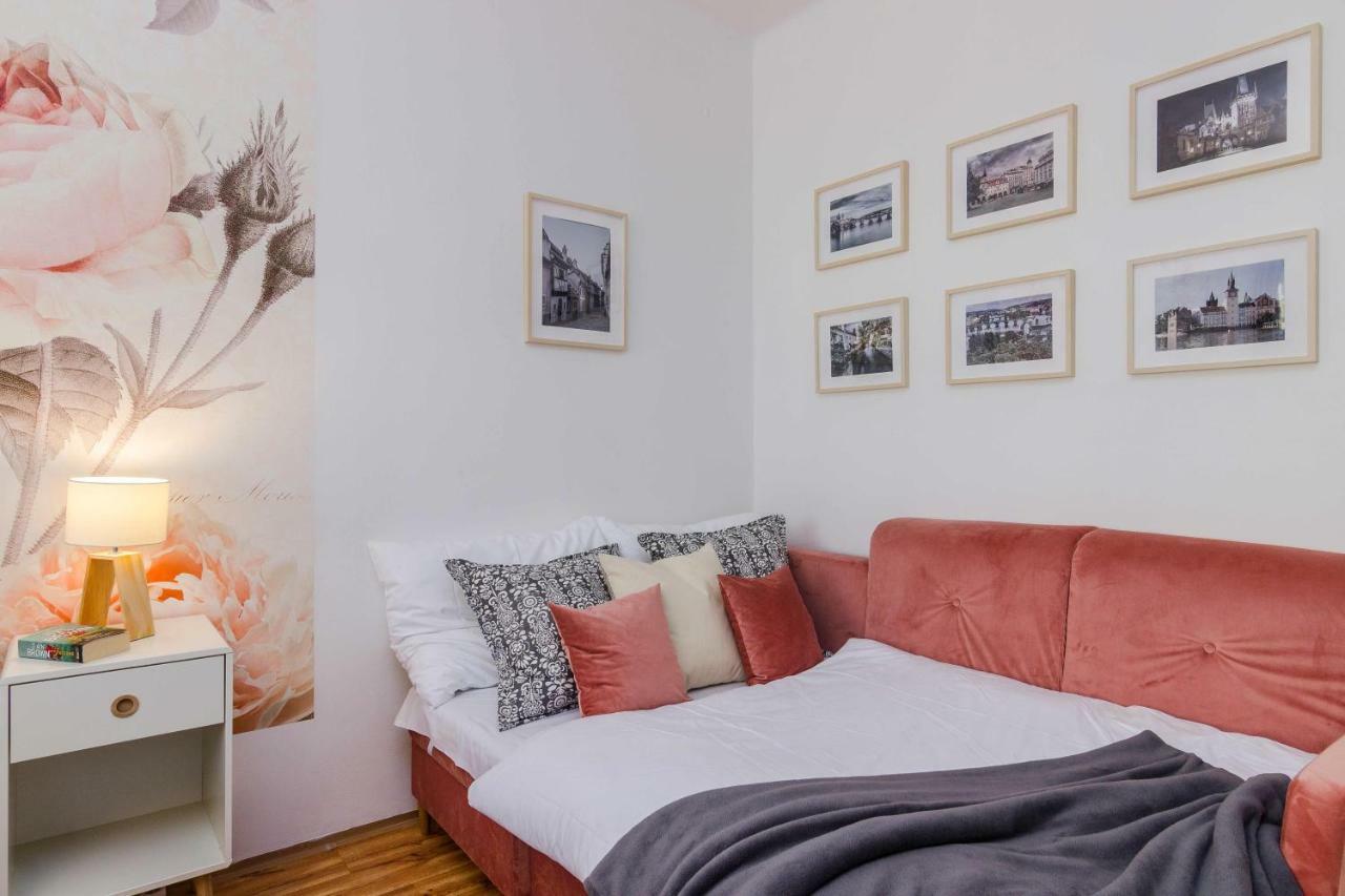 Apt In Prague Charles Bridge 1Km By Michal&Friends 외부 사진